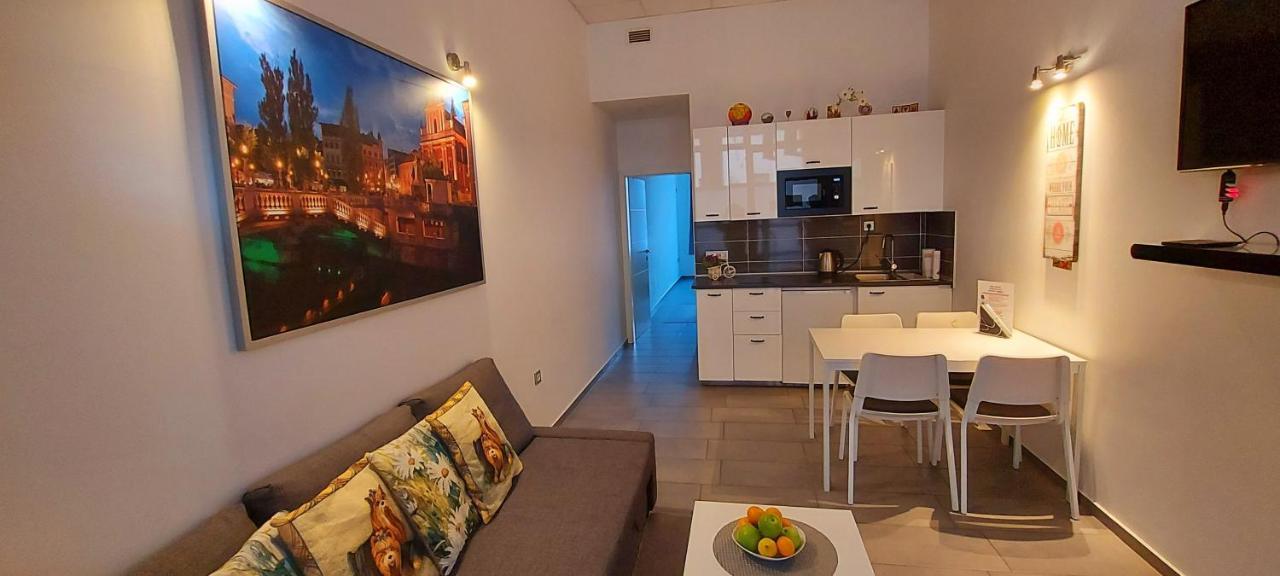 Viktor Appartement Ljubljana Buitenkant foto